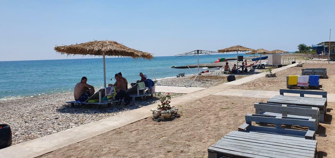 Gud House Ξενοδοχείο Gudauta Εξωτερικό φωτογραφία